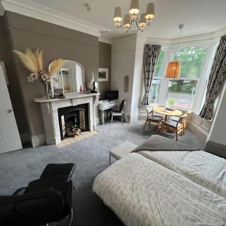 2 Bed Ground Floor Apartment, Sleeps 4 With Free Parking 해러게이트 외부 사진